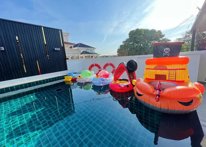 Dato Villa Luxury Homestay 12Min To Jonker Street 26Pax Private Pool