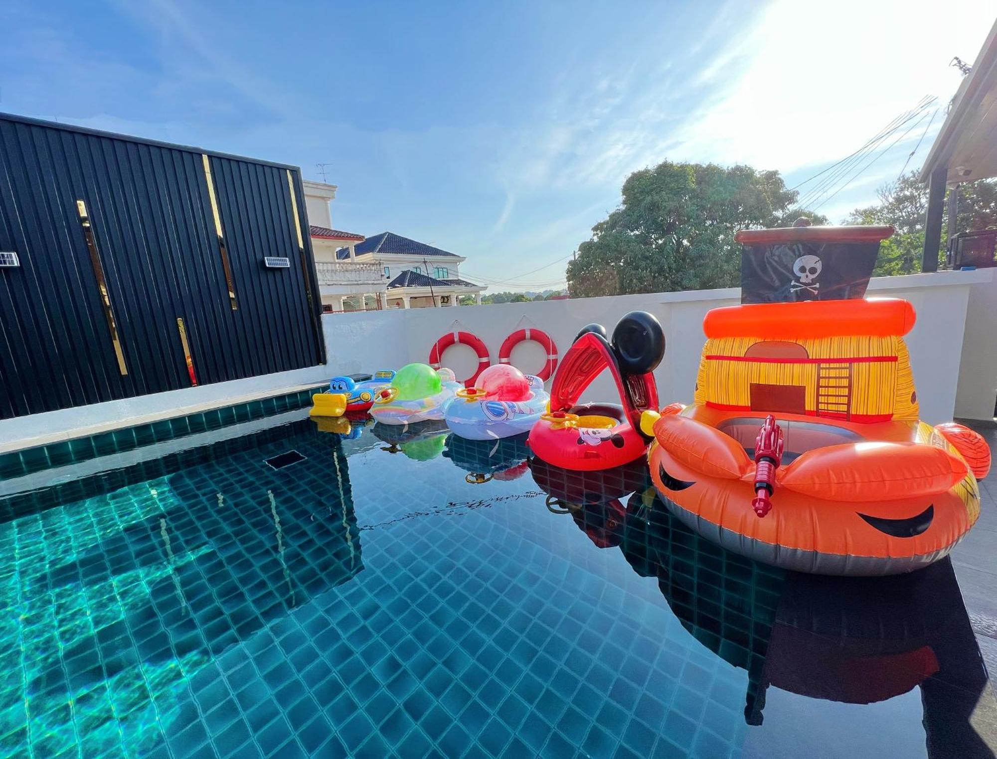 Dato Luxury 12min To Jonker Street 26pax Private Pool Villa *