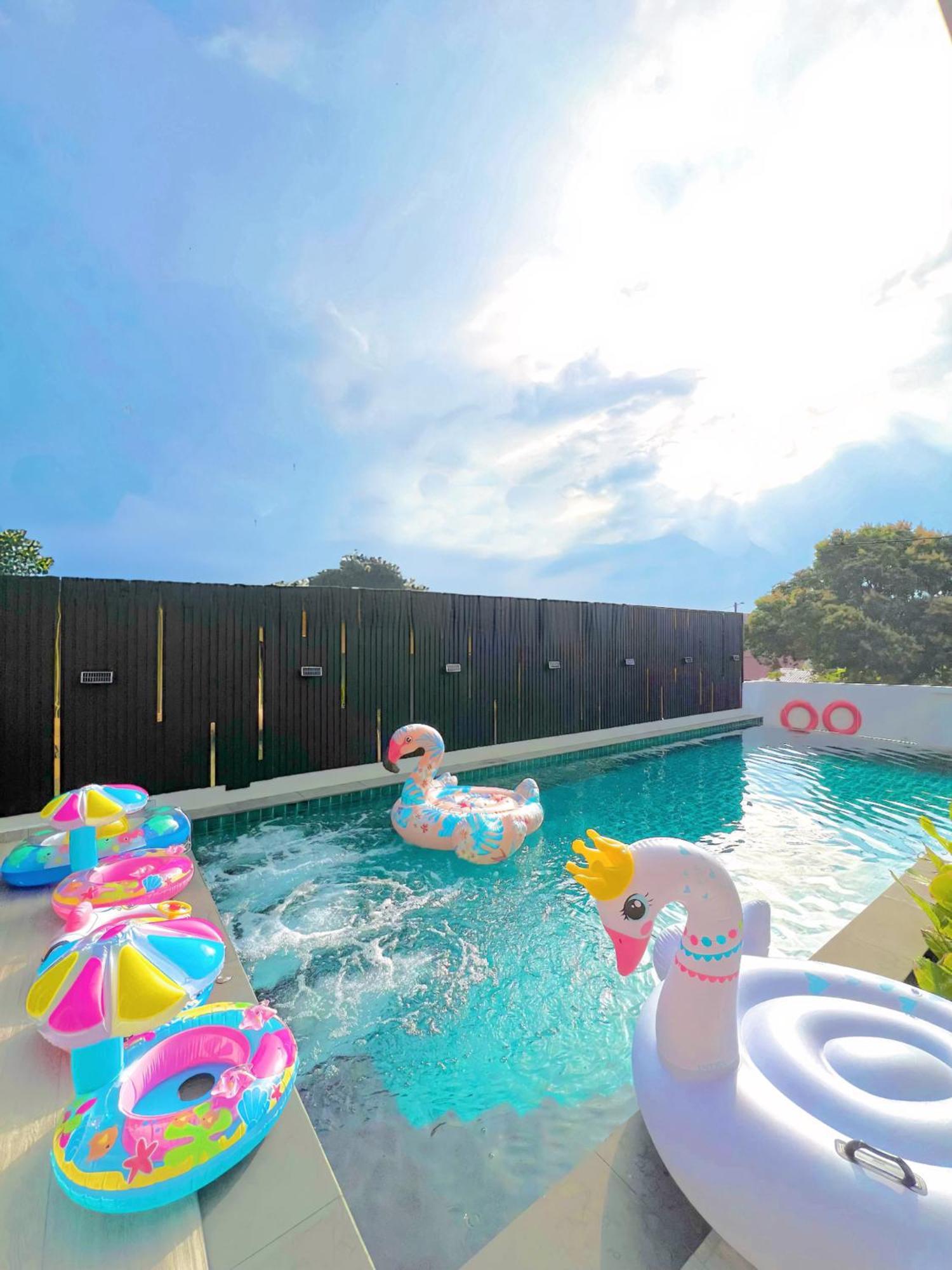 Dato Luxury 12min To Jonker Street 26pax Private Pool Villa *